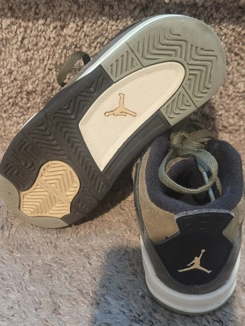 Jordan 4 Olive